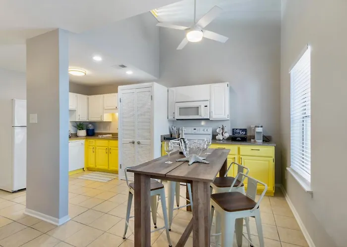 Apartment Beachfront Escape With Pool, Switch, And Karaoke *