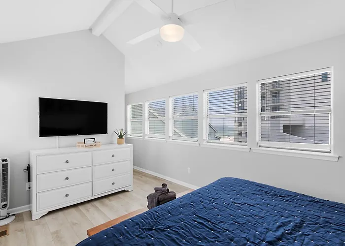 Beachfront Escape With Pool, Switch, And Karaoke *